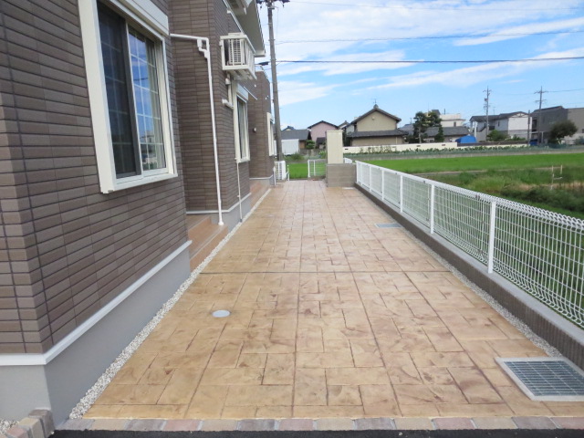 22/28 エントランス