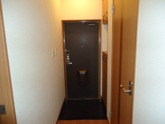 13/30 玄関
