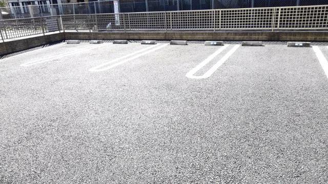 28/30 駐車場