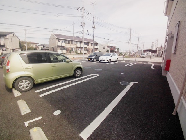 22/28 駐車場
