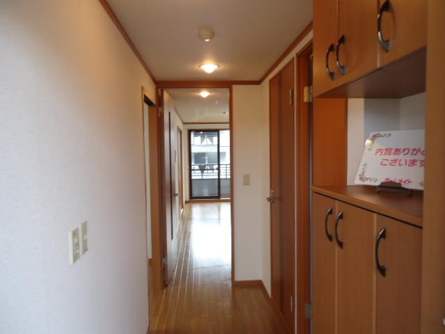 13/26 玄関