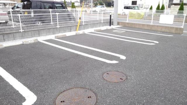 14/23 駐車場