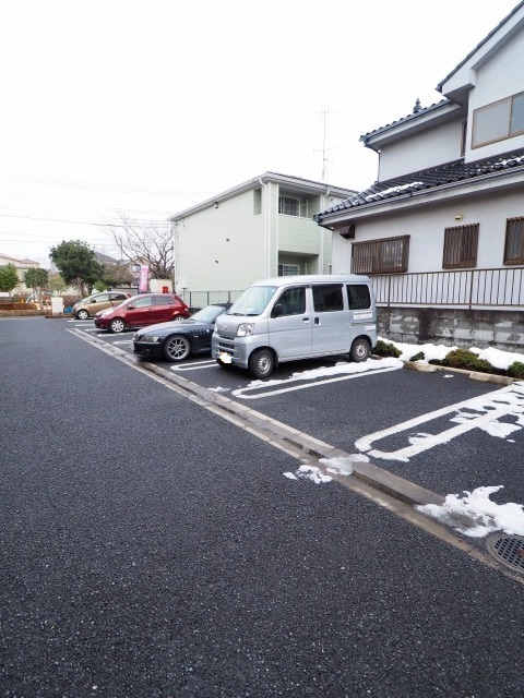 27/30 駐車場