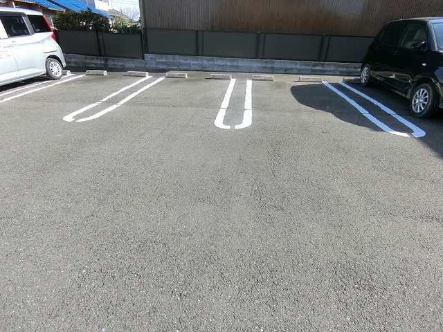 13/19 駐車場