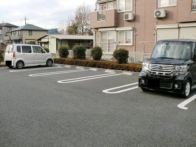 21/28 駐車場