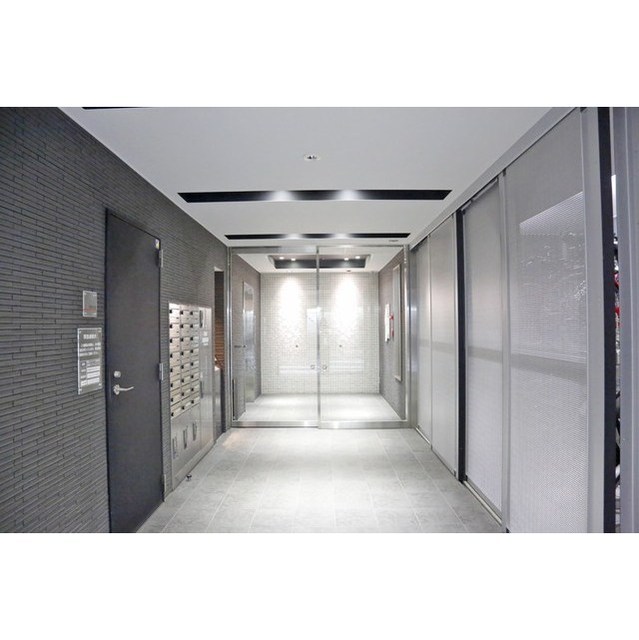 15/23 エントランス