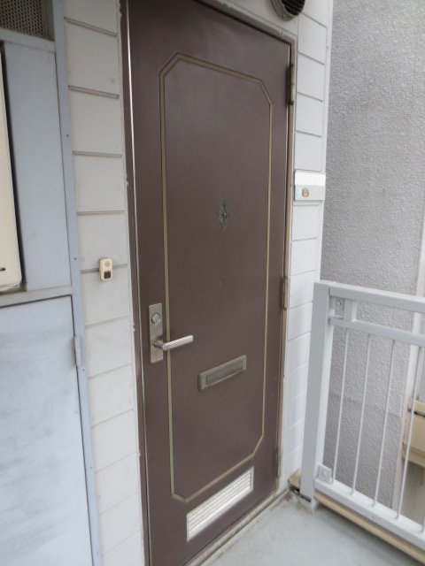 18/27 エントランス