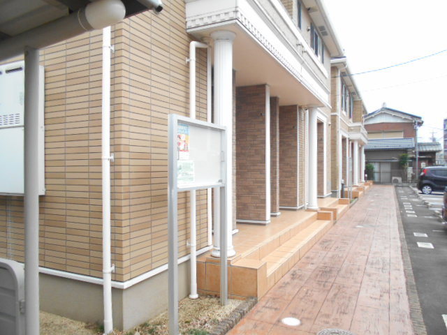 21/28 エントランス