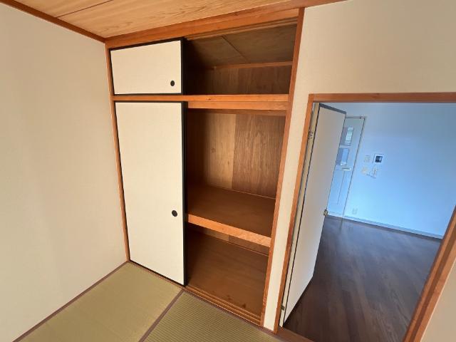 13/28 収納
