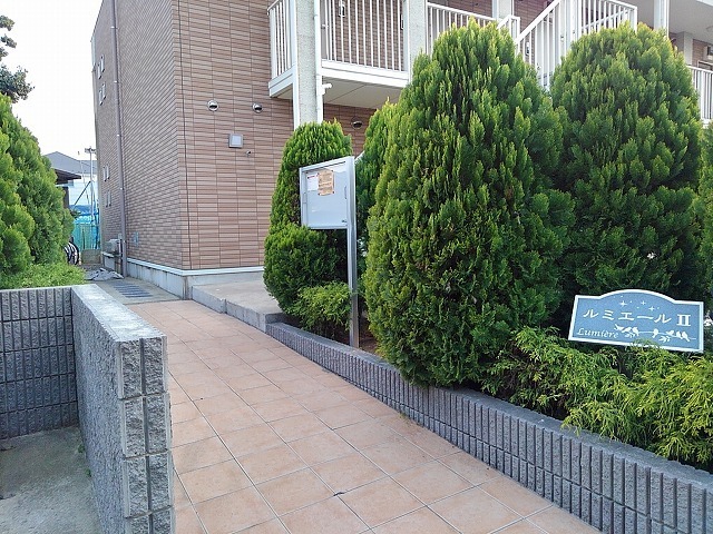 19/26 エントランス