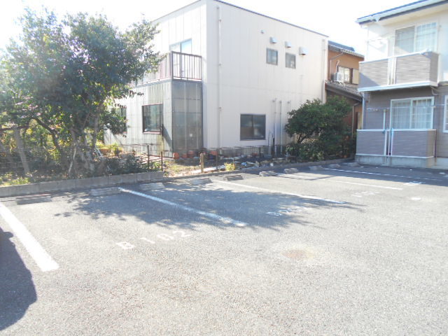 13/19 駐車場