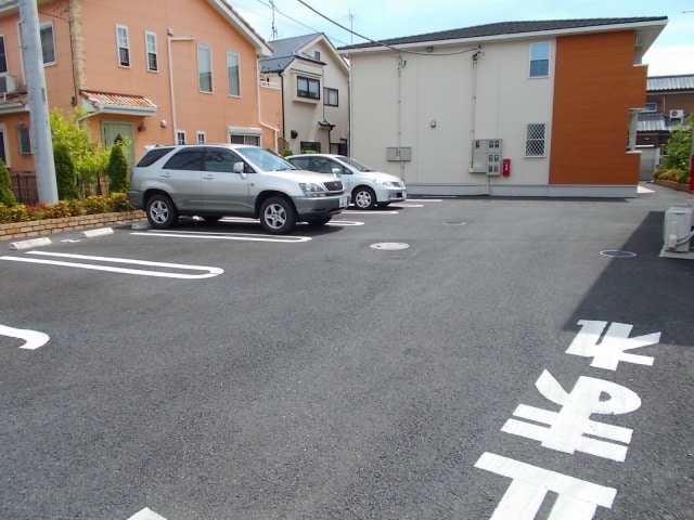 27/30 駐車場