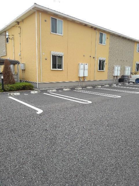 13/19 駐車場