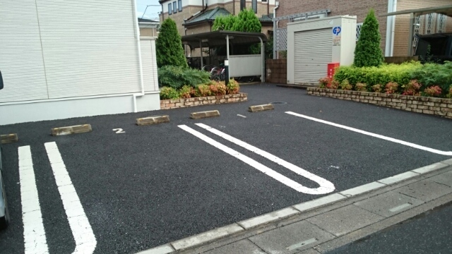 22/28 駐車場