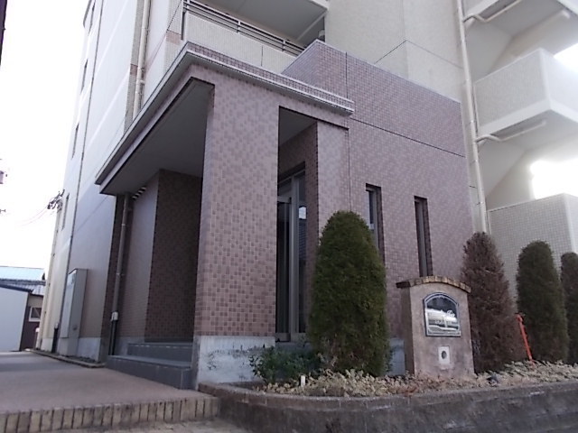 13/20 エントランス