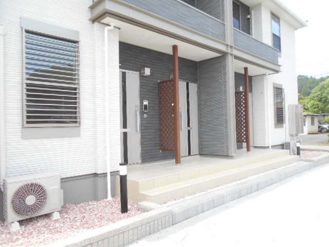 13/20 エントランス