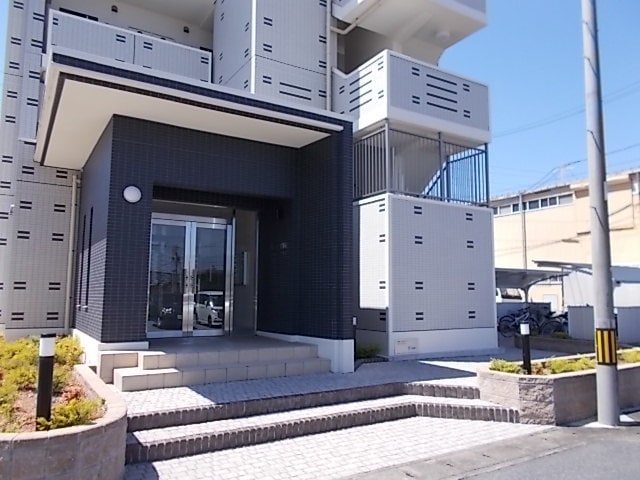 13/14 エントランス