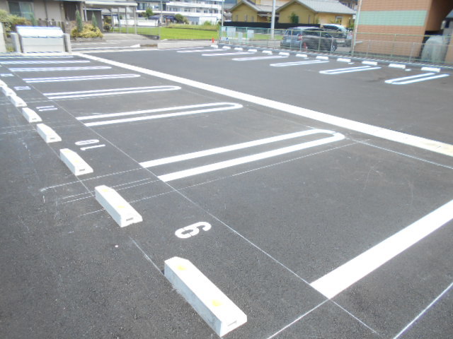 14/21 駐車場