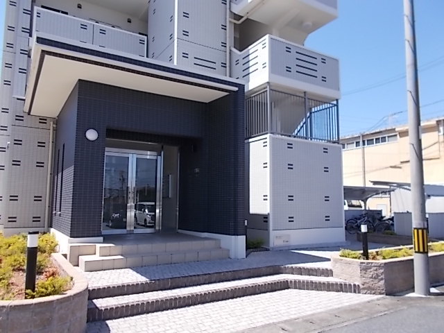 13/14 エントランス