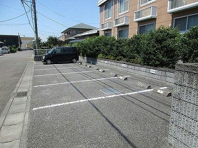 2/2 駐車場