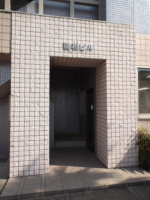 22/28 エントランス