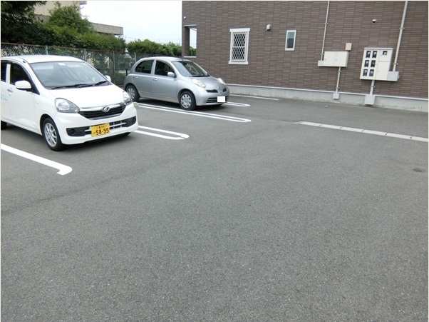 22/28 駐車場