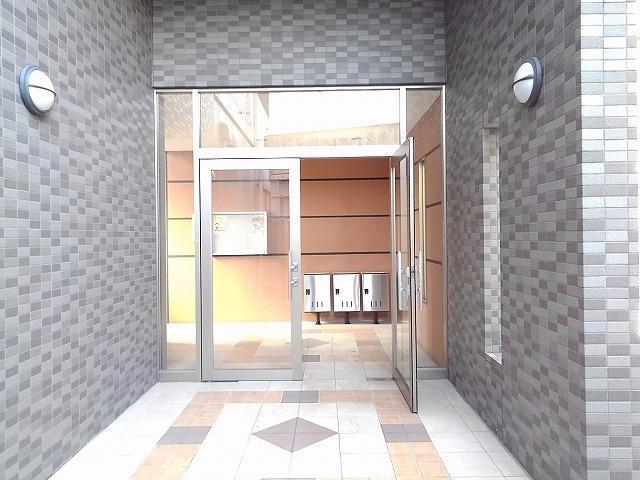 20/26 エントランス