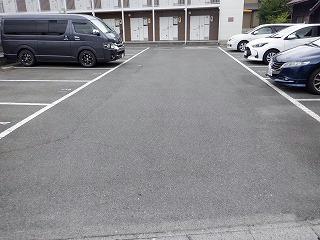 16/17 駐車場
