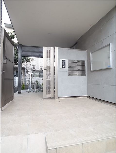 14/20 エントランス