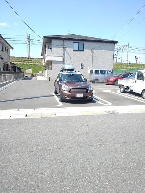 22/28 駐車場
