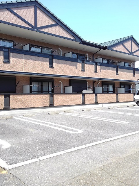 28/30 駐車場