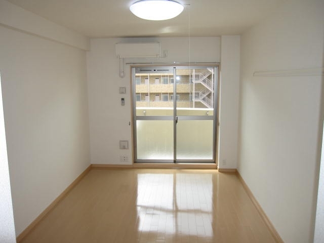 13/22 バルコニー