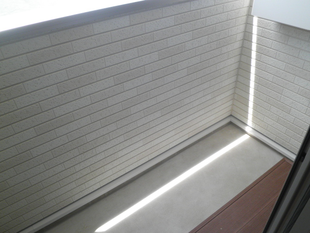 18/28 バルコニー