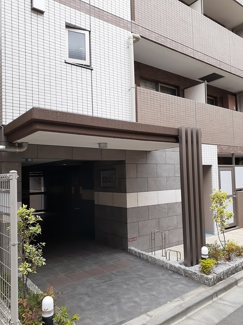 14/20 エントランス