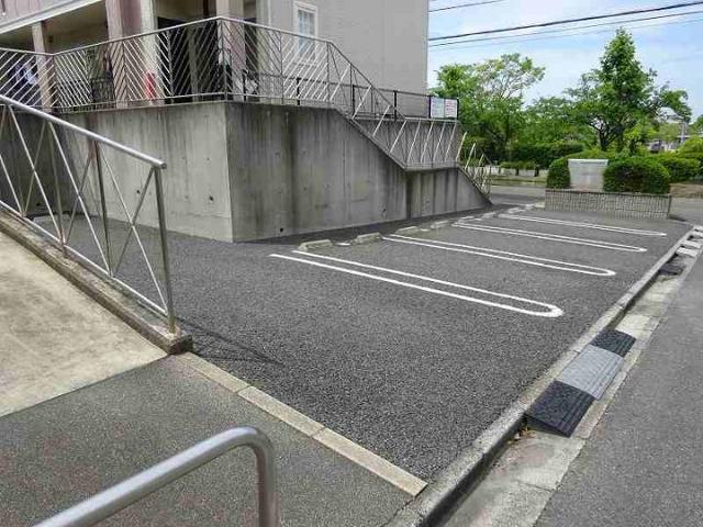 14/20 駐車場