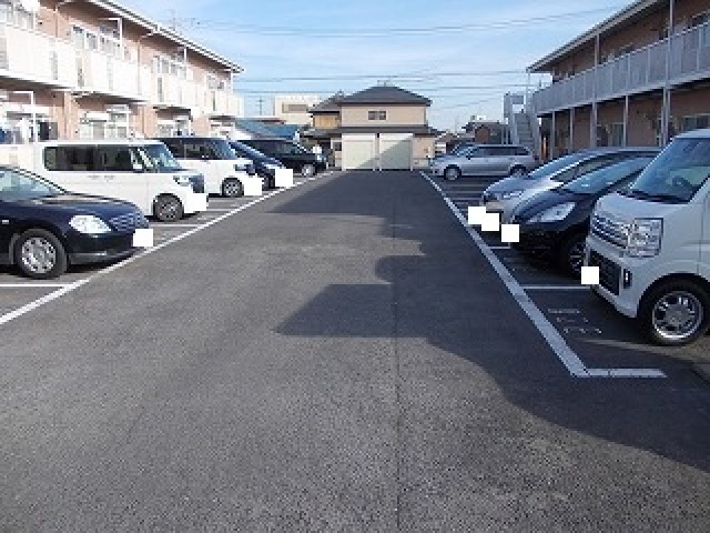 13/21 駐車場