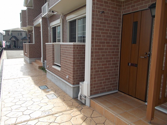 13/22 エントランス