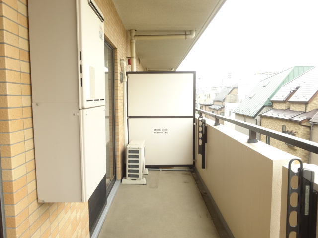 13/22 バルコニー