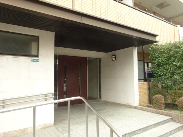 22/22 エントランス