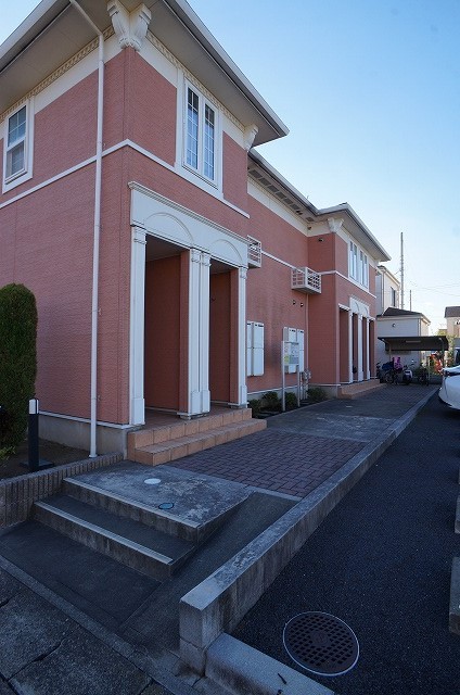 13/22 エントランス