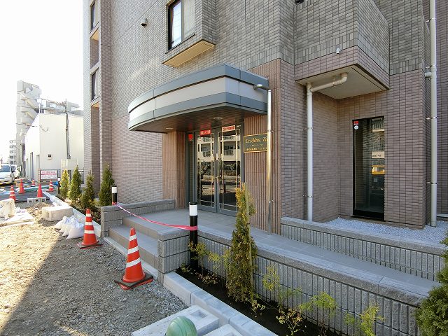 13/22 エントランス