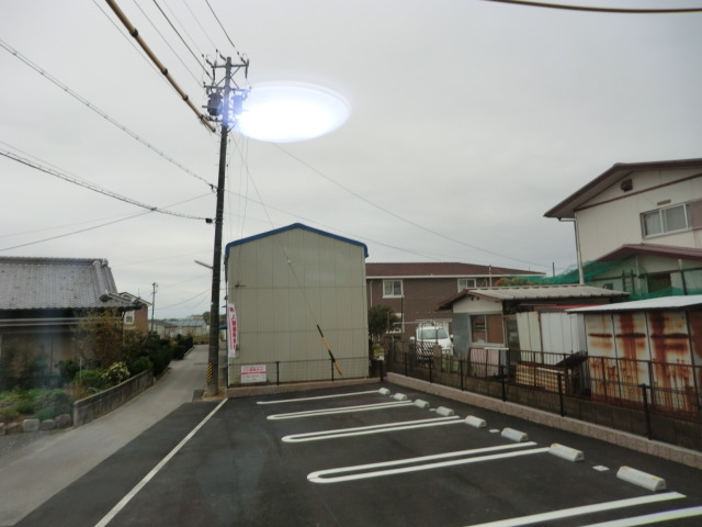 22/28 駐車場