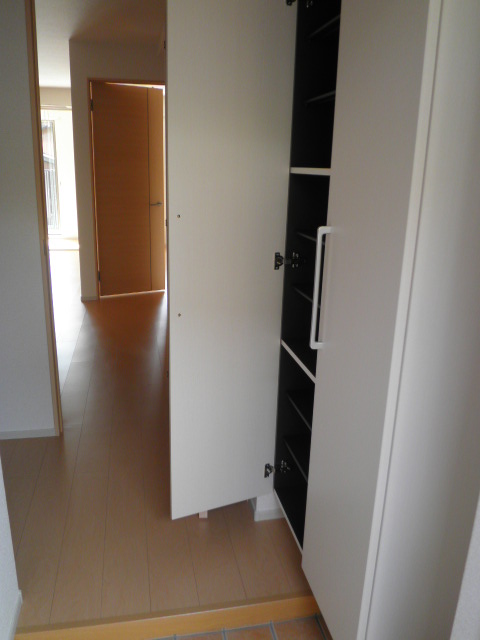 22/27 エントランス