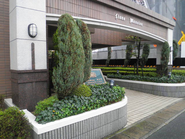 21/29 エントランス