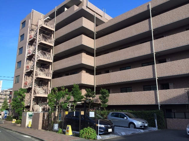 16/19 エントランス