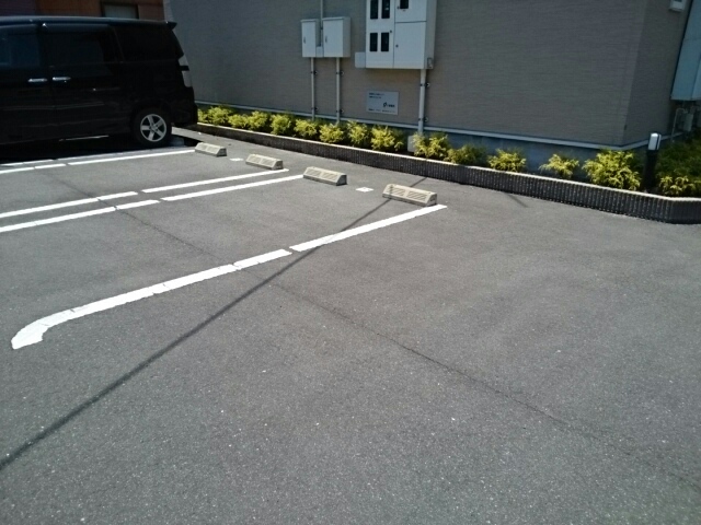 18/23 駐車場