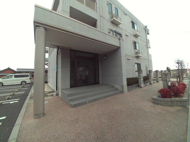 22/30 エントランス