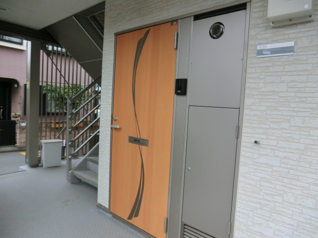 22/23 エントランス