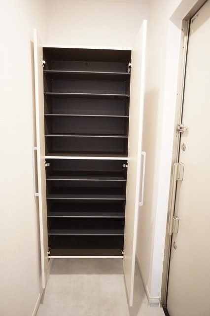 23/30 エントランス