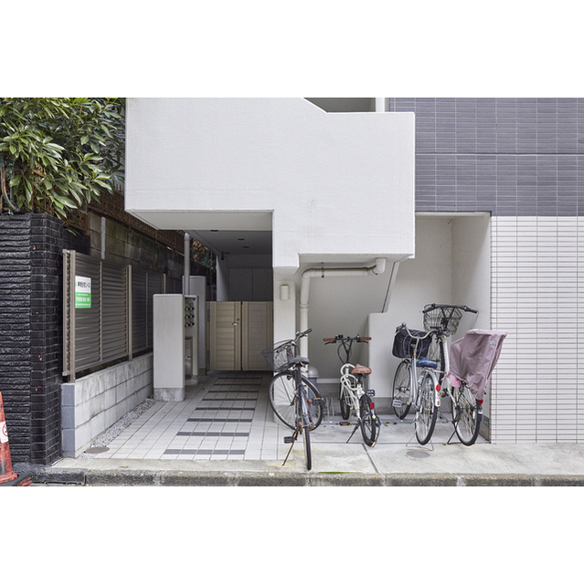 20/30 エントランス